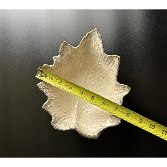 Vintage California USA Pottery Bowl - Leaf Design With Gold Speckles & Trim - Picture 11 of 12